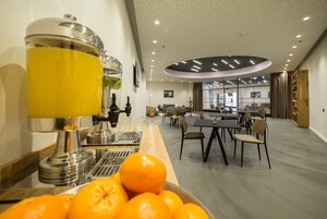 Café da manhã completo todos os dias mediante uma taxa