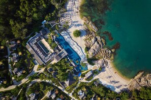 私人海灘、白沙、太陽傘、沙灘巾