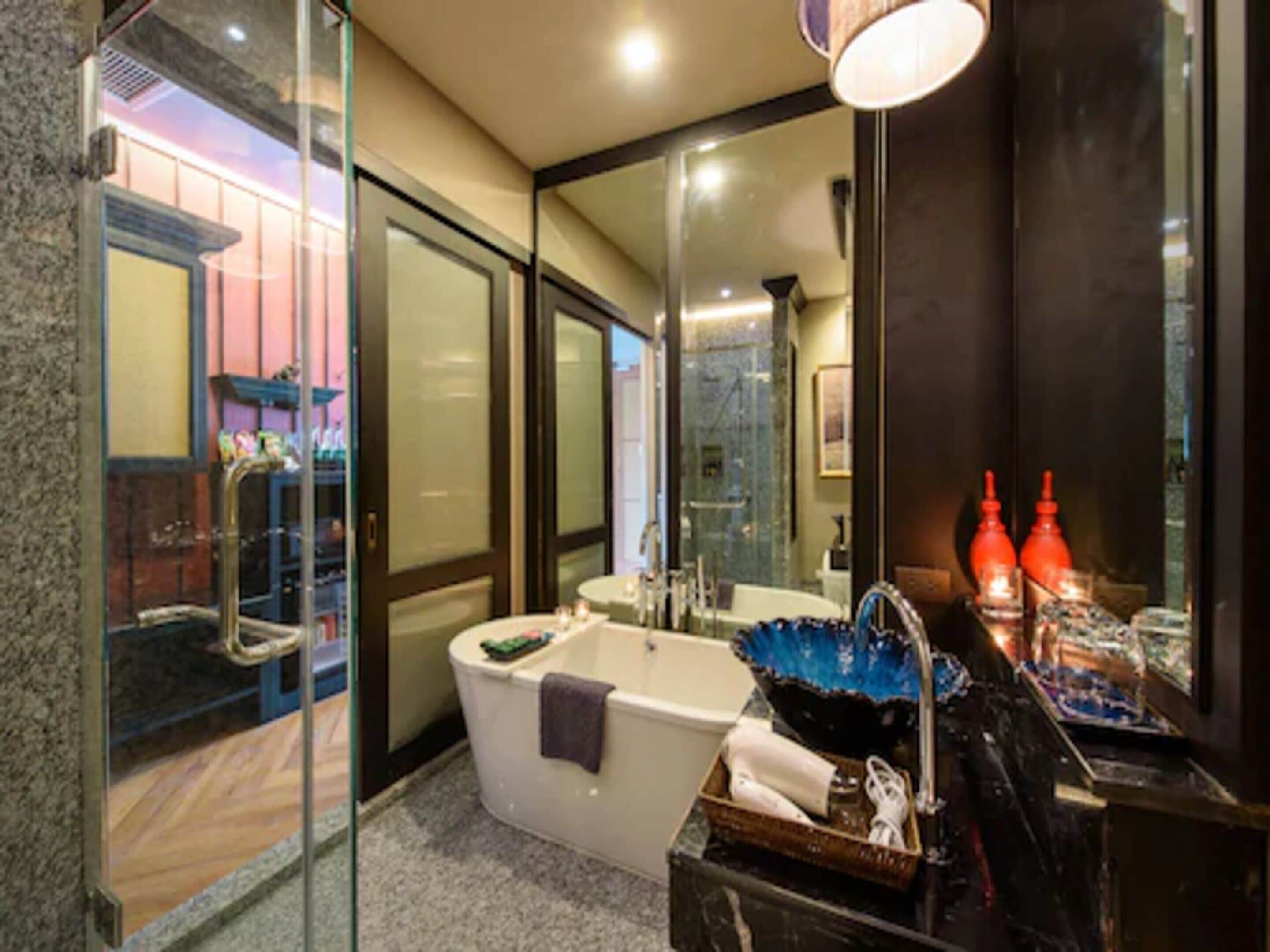chala royal suite | bathroom | free toiletries, hair dryer, bathrobes, slippers