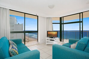 Deluxe-Apartment, 2 Schlafzimmer, Meerblick | Wohnbereich