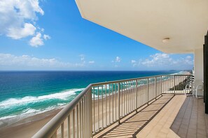 Deluxe Apartment, 2 Bedrooms, Ocean View | View from room
