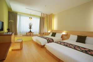 Gallery Quadruple Room, 2 Double Beds (Due to safety concerns, minimum occupancy 2 people) | Desk, blackout curtains, soundproofing, free WiFi - Green Life Spa (Jiaoxi)