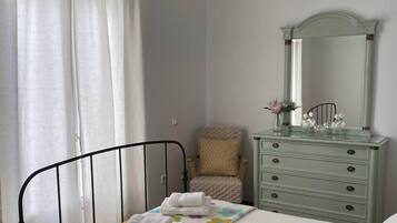 3 chambres, fer et planche à repasser, lit parapluie, Wi-Fi