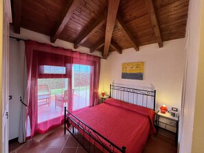 3 bedrooms, iron/ironing board, travel crib, WiFi