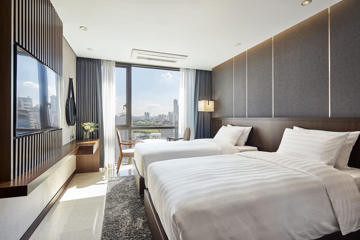 In-room safe, desk, soundproofing, iron/ironing board