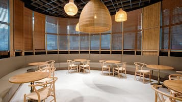 Breakfast, lunch, dinner served; international cuisine