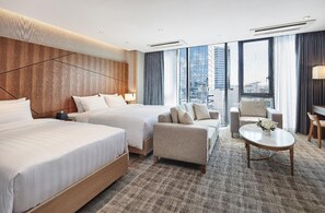 Caja de seguridad en la habitación, escritorio y insonorización 