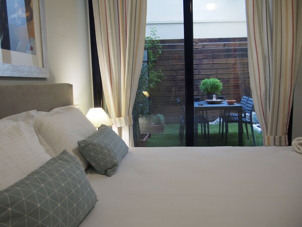 1 chambre, fer et planche à repasser, Wi-Fi gratuit, draps fournis