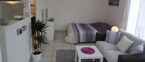 1 bedroom, desk, iron/ironing board, free WiFi