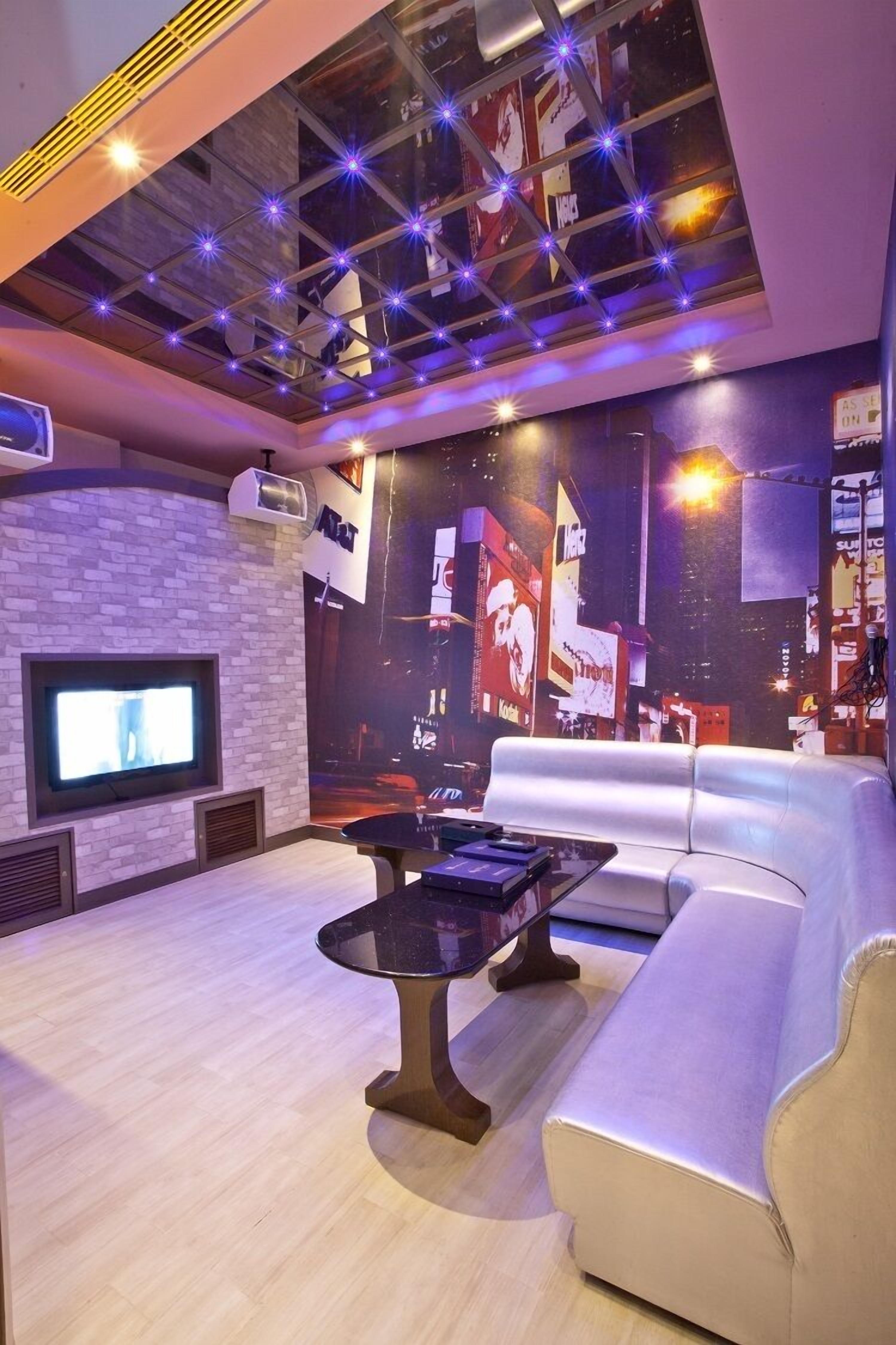 luxury double room | living area | lcd tv, pay films