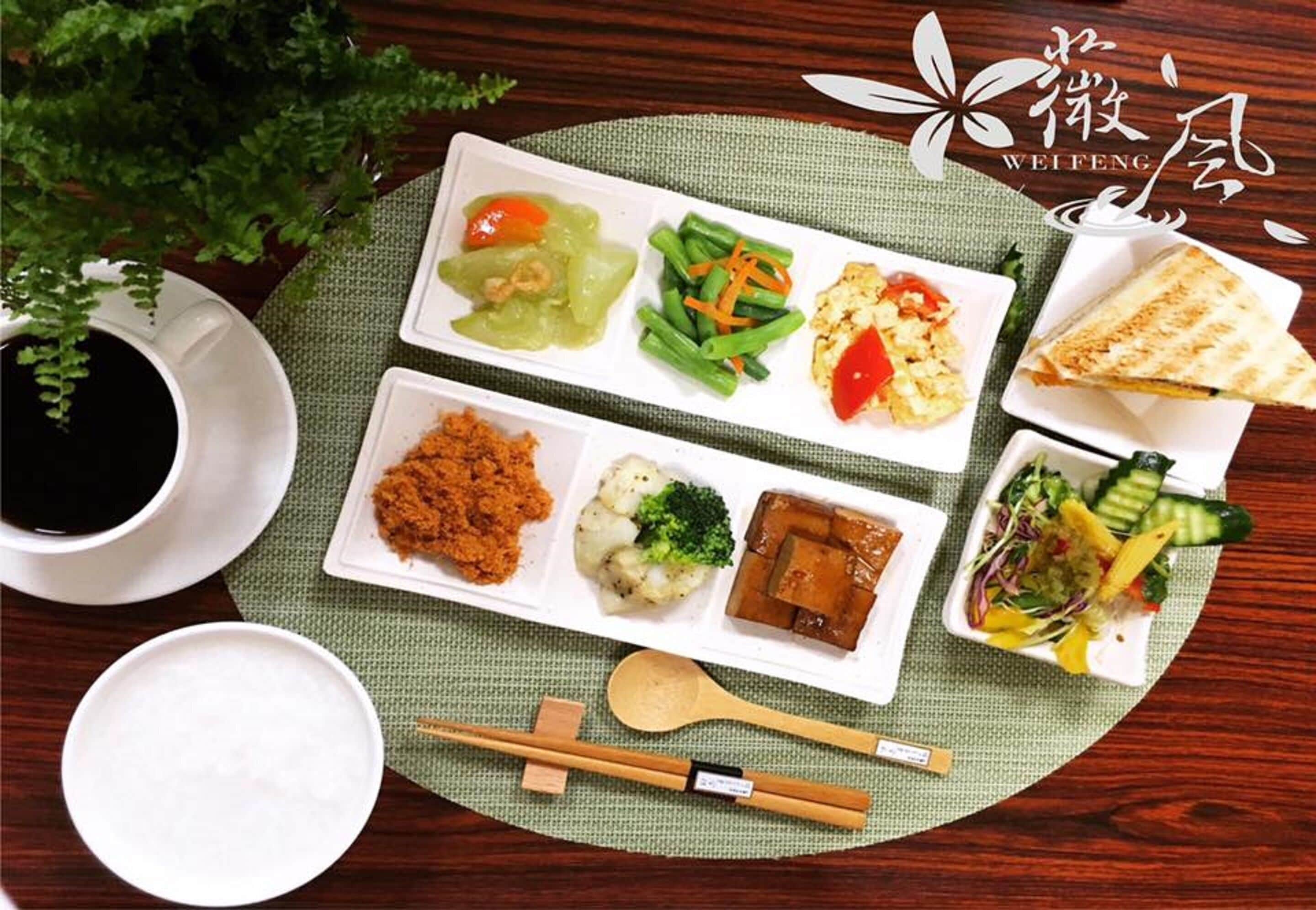 daily buffet breakfast for a fee