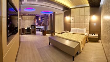 Luxury Double Room | Minibar, desk, blackout curtains, free WiFi