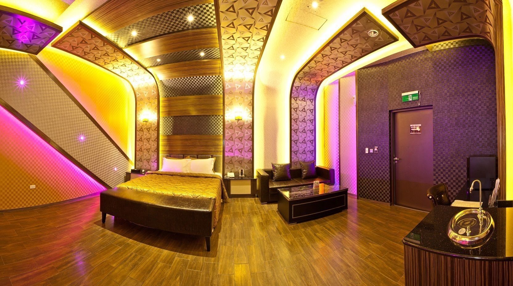 Minibar, desk, blackout curtains, free WiFi