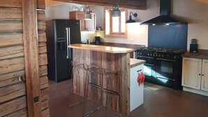 Kaffetrakter/tekoker, kjøleskap, mikrobølgeovn og ovn