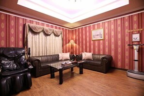 Desk, free WiFi, bed sheets - Wen Sha Bao (Tainan)