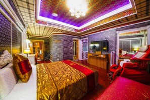 Deluxe Studio | Desk, free WiFi, bed sheets - Wen Sha Bao (Tainan)