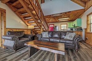 TV, fireplace, DVD player, video library - Hot tub. Mountain views. Pool Table & Arcade! (Sevierville)