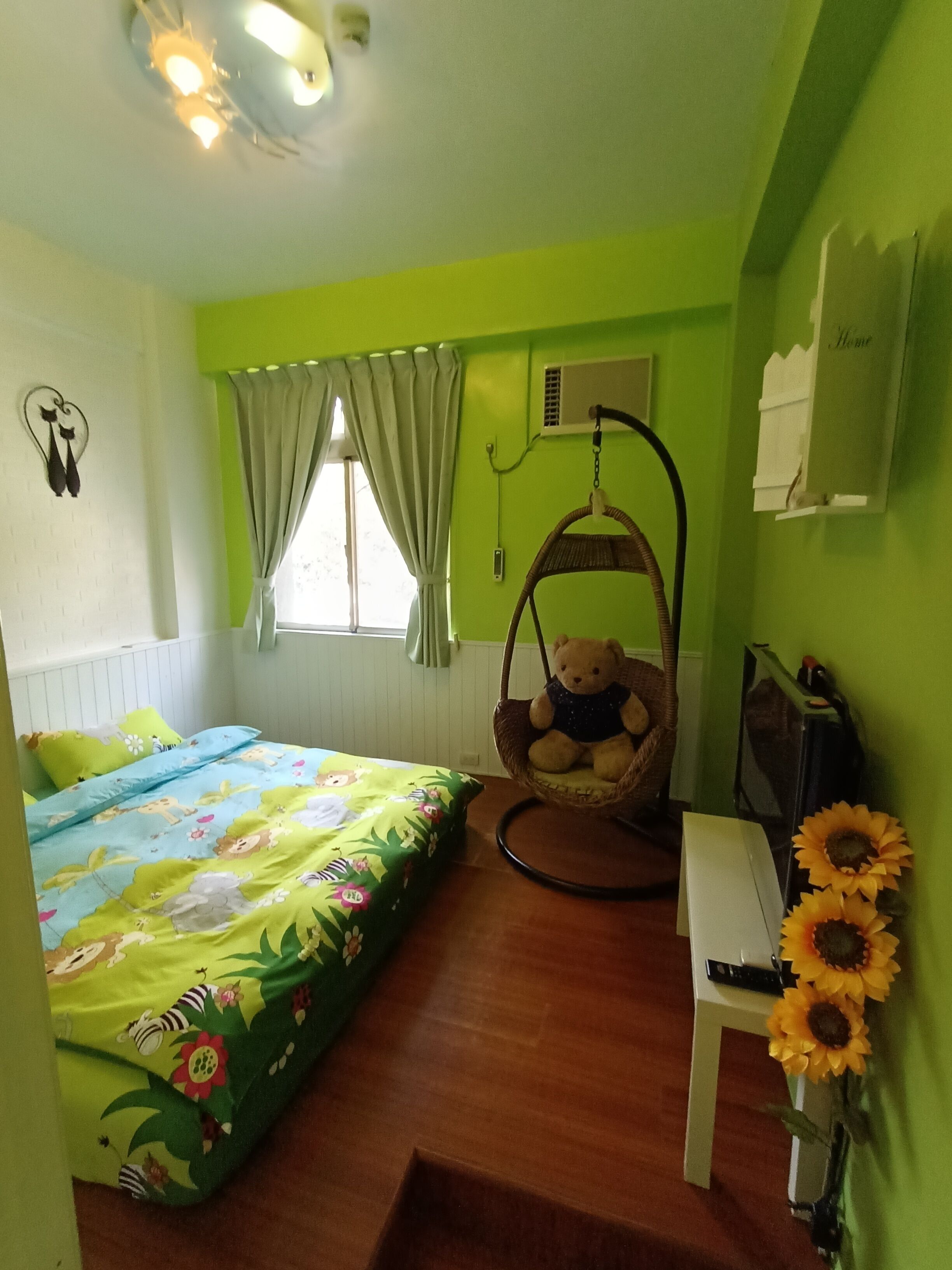 Double Room | Bathroom | Shower, free toiletries, hair dryer, slippers