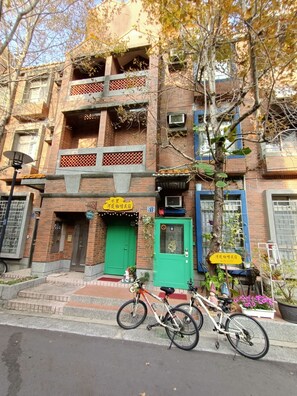 Property entrance - Shuili Heti (Shuili)