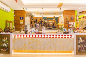 Reception - Yuan Su Inn (Yuchi)