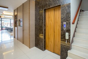 Hallway - Yuan Su Inn (Yuchi)