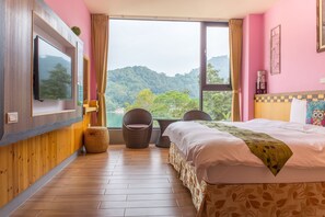 Comfort Double Room, 1 Queen Bed | Down comforters, blackout drapes, free WiFi, bed sheets - Yuan Su Inn (Yuchi)