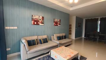 Télévision à écran plat