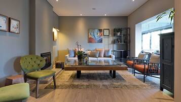 Iron/ironing board, free WiFi