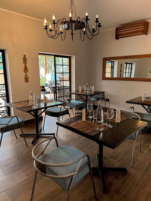 Lunch and dinner served, local and international cuisine