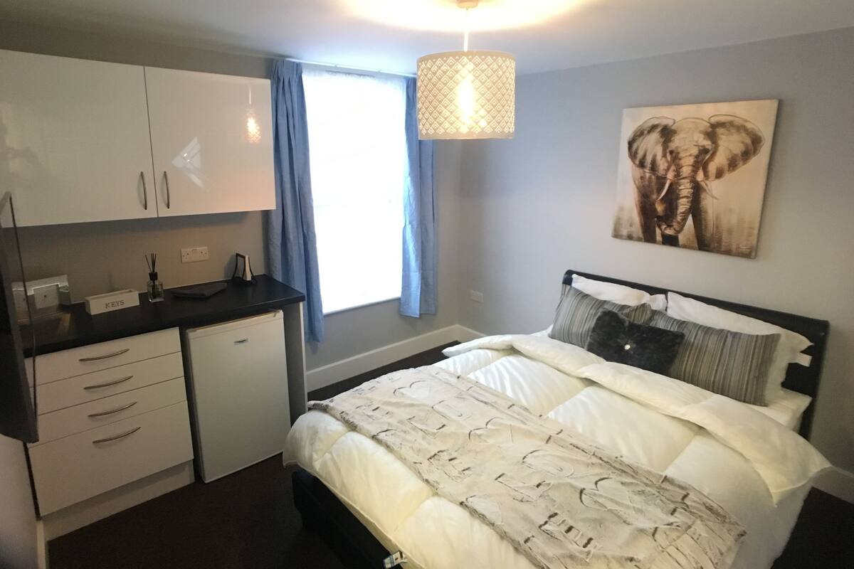Standard Double Room, Shared Bathroom (Double Shared Bathroom)