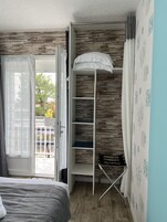 Habitación clásica doble | Caja fuerte, escritorio, sistema de insonorización y wifi gratis