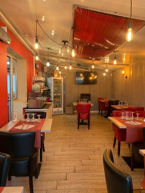 Breakfast area - Au Petit Bonheur (La Tranche-sur-Mer)