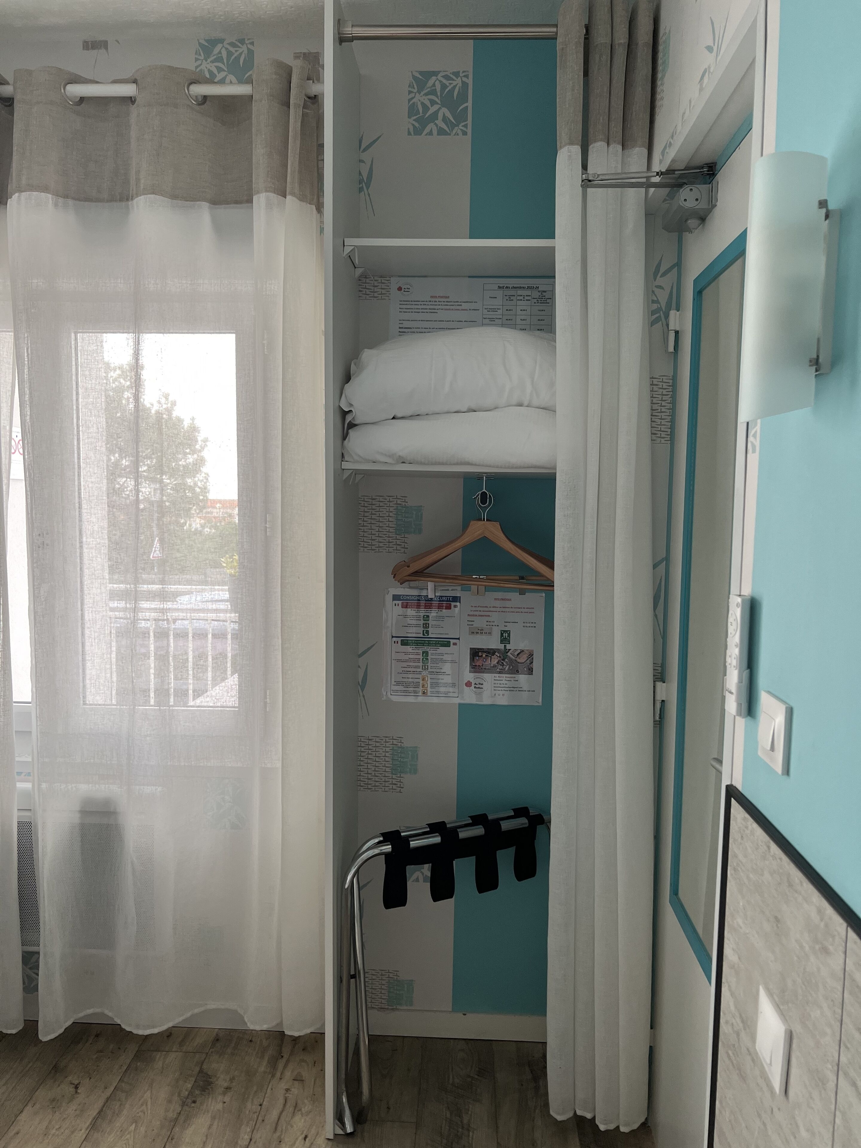 classic twin room | in-room safe, desk, soundproofing, free wifi