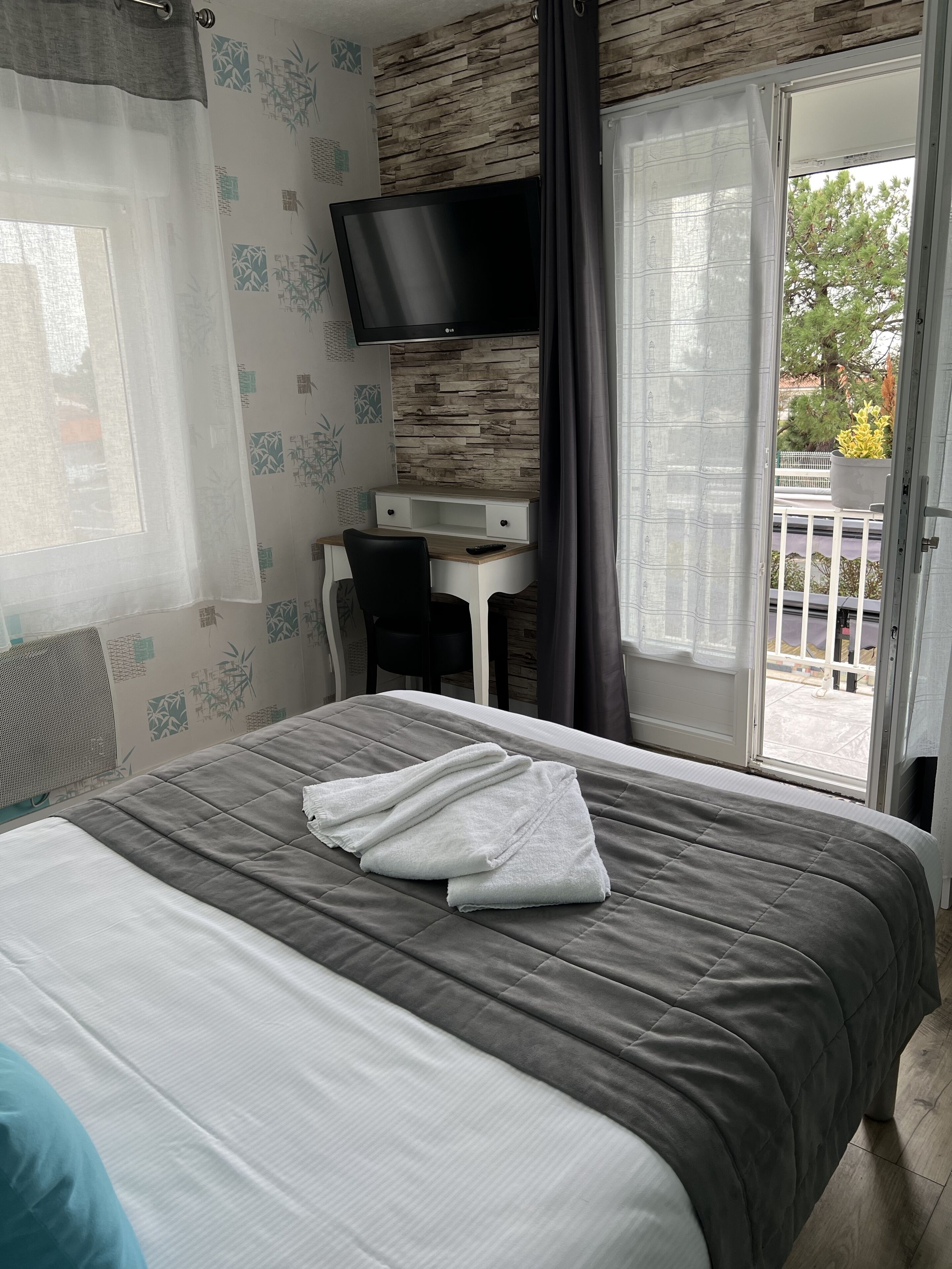 Coffres-forts dans les chambres, bureau, chambres insonorisées