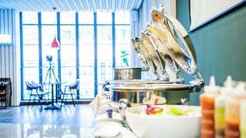 Desayuno buffet todos los días (KRW 15000 por persona)