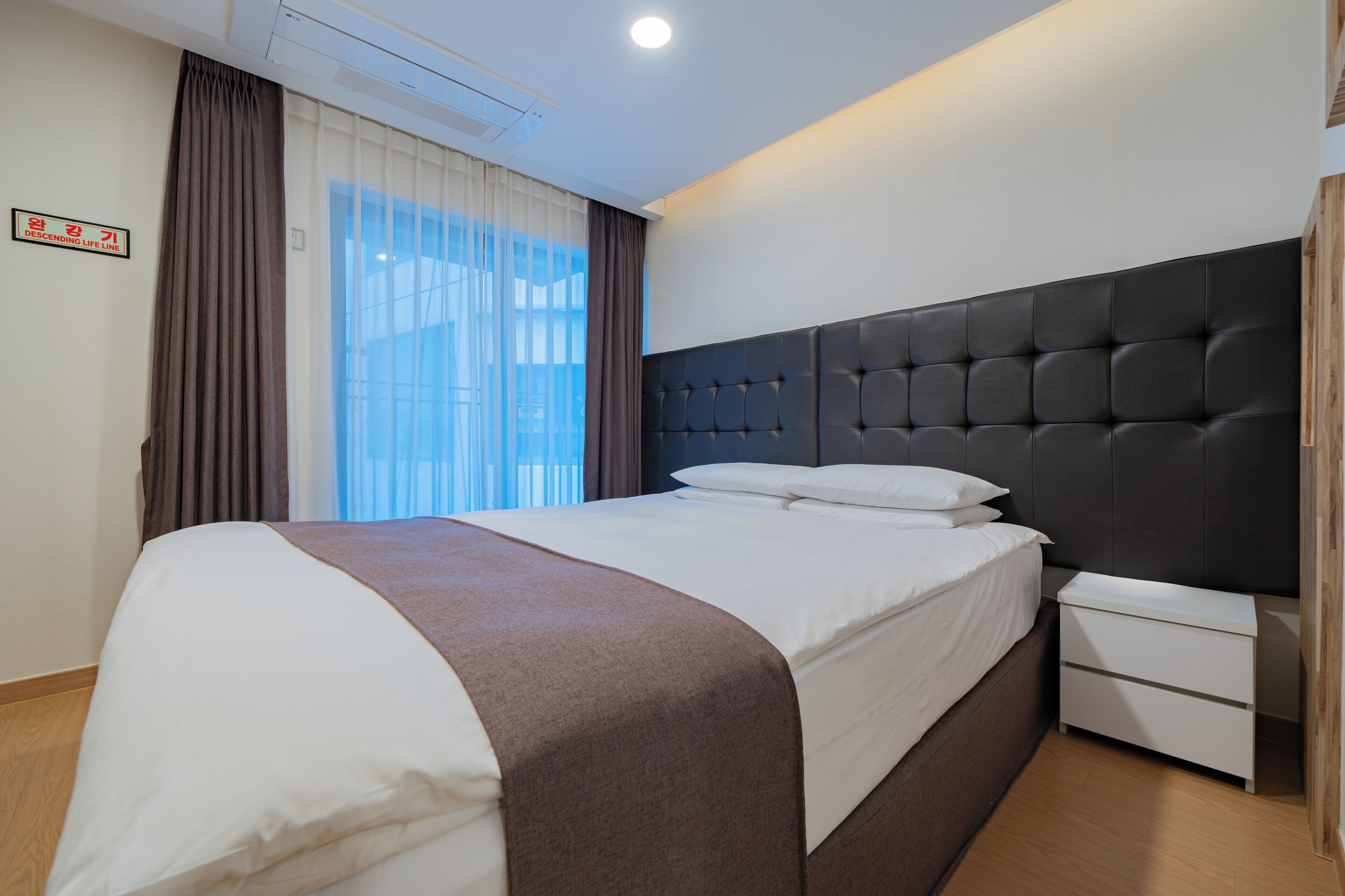 豪華雙人房 | 高級寢具、羽絨被、記憶床墊、客房內保險箱