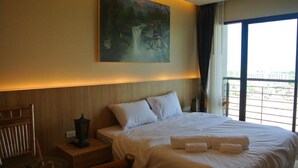 Desk, soundproofing, WiFi (free) - Himawari at Condo (Khon Kaen)