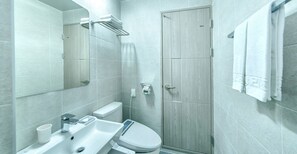 C Type | ห้องน้ำ | ฝักบัว, ของใช้ในห้องน้ำฟรี