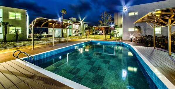 Seasonal outdoor pool - Jeju Jukwang Resort (Jeju City)