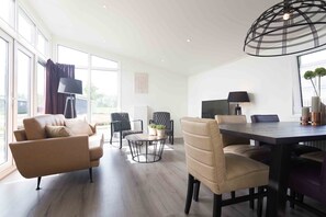 Casa conforto (For 5) | Sala de estar | TV de tela plana