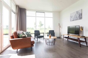 Casa luxo (for 6) | Área de estar | TV de tela plana