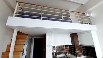 2 bedrooms, premium bedding, memory foam beds, soundproofing