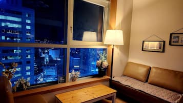 Duplex | 2 bedrooms, premium bedding, memory foam beds, soundproofing
