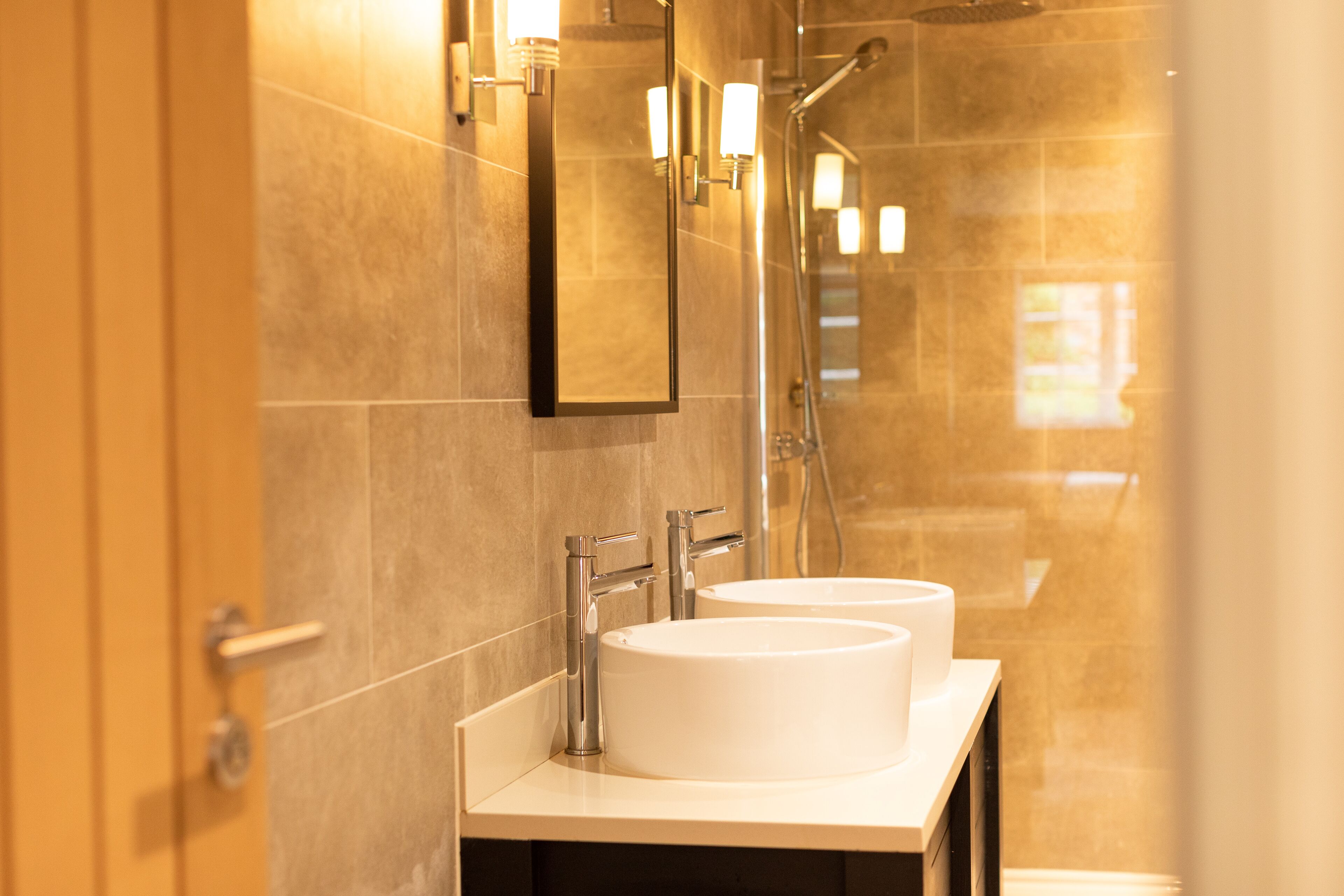 Classic Double or Twin Room, 1 Bedroom | Bathroom | Shower, rainfall showerhead, free toiletries, towels