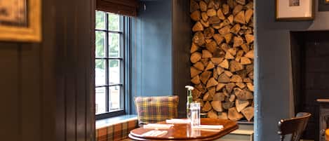 Breakfast, lunch, dinner served; British cuisine