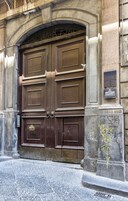 Pintu masuk properti