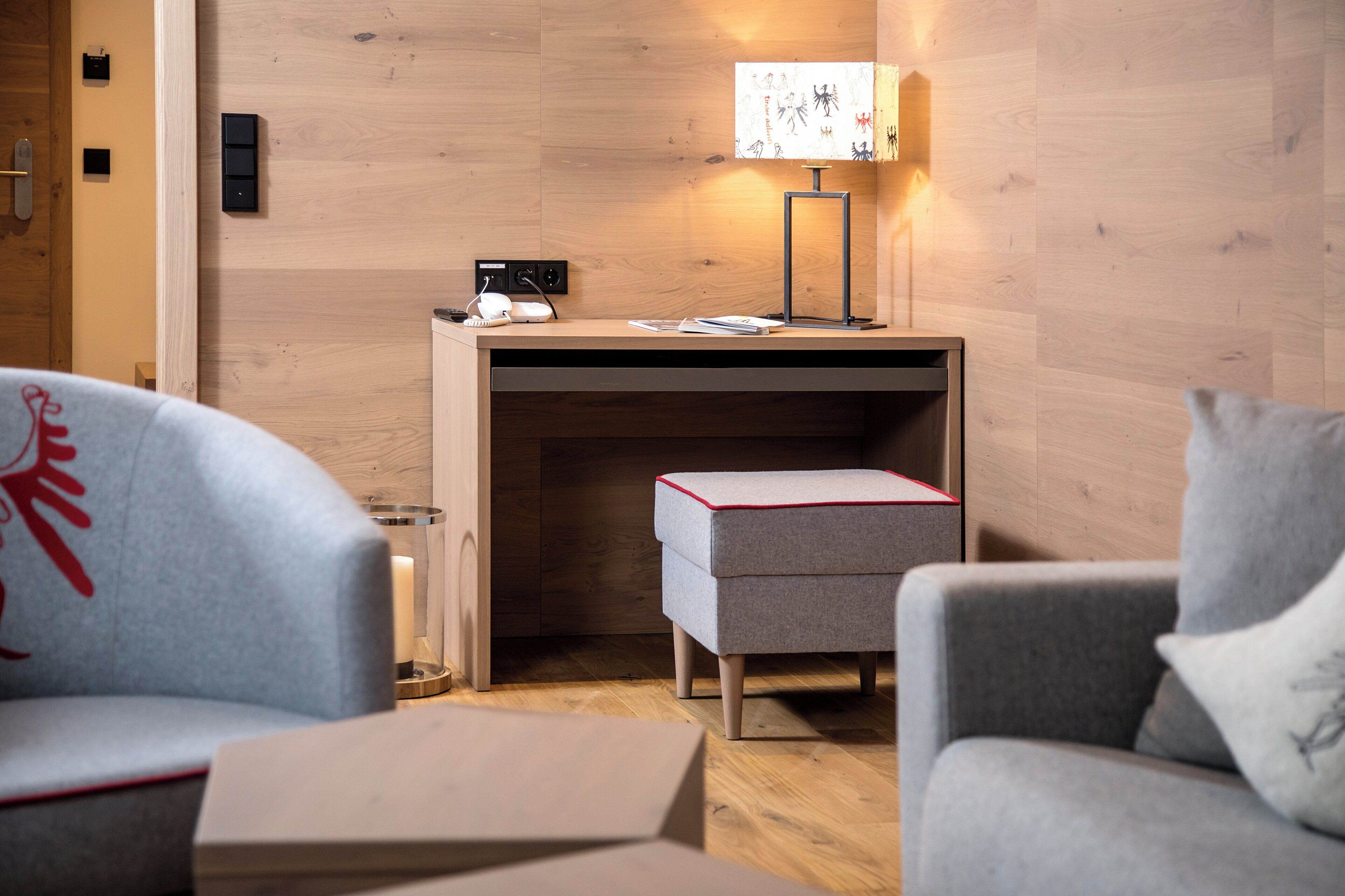 1 bedroom, in-room safe, desk, blackout curtains