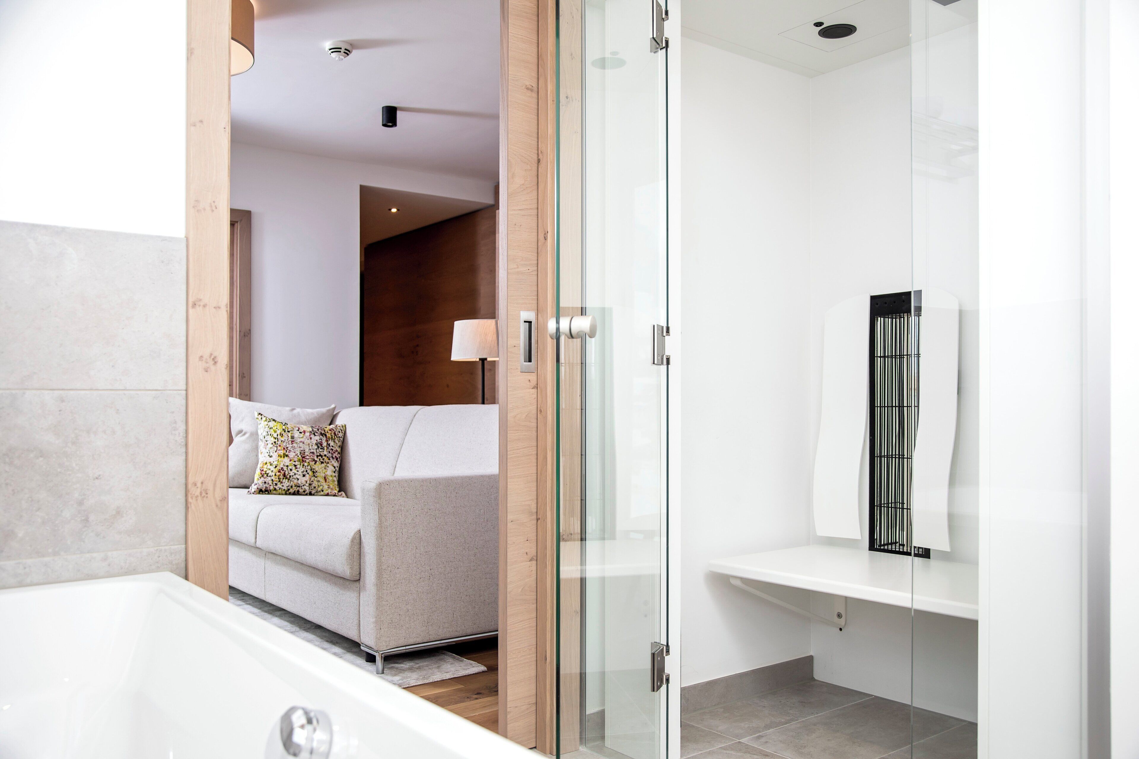 1 bedroom, in-room safe, desk, blackout curtains