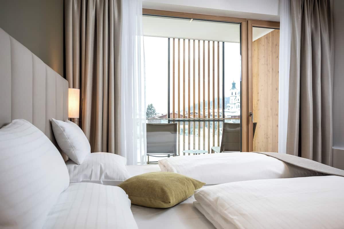 superior room | 1 bedroom, in-room safe, desk, blackout curtains