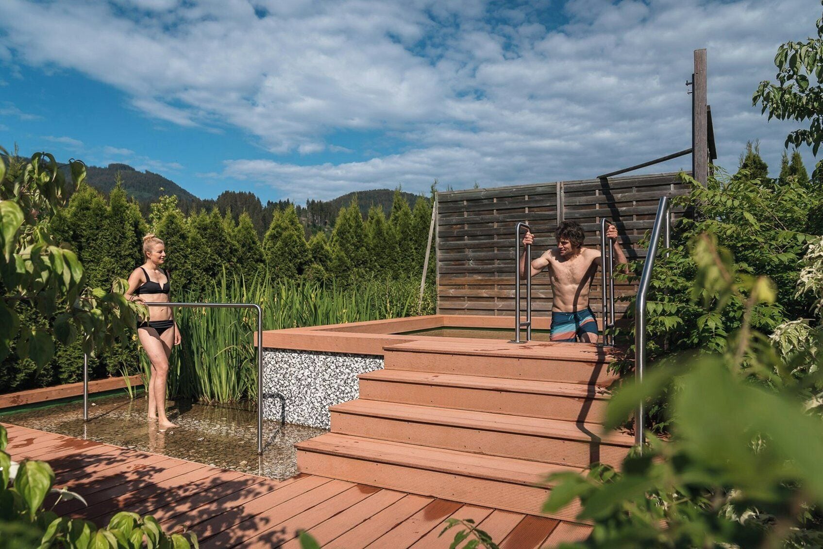 Outdoor spa tub